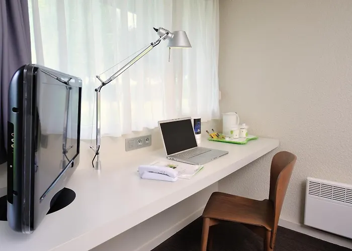 Campanile Sud ホテル 3*